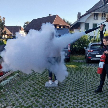 copy of Formation à la sécurité incendie, apprentissage pratique et théorique avec extincteur et couverture anti-feu  - 11