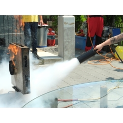 Formation à la sécurité incendie, apprentissage pratique et théorique avec extincteur et couverture anti-feu  - 11